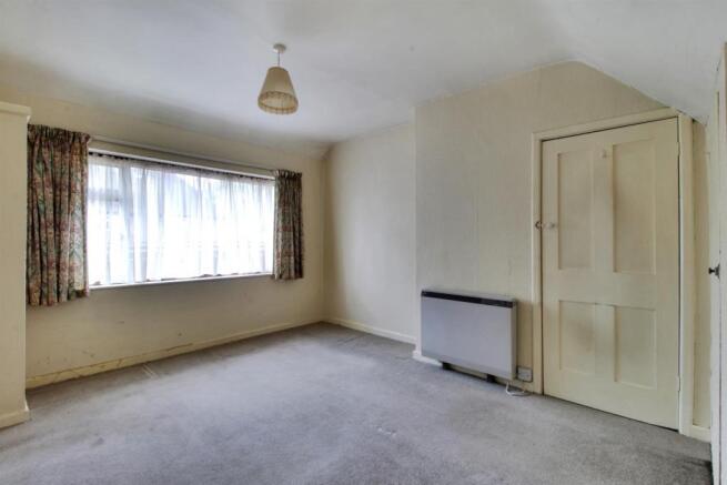 Bedroom 1.jpg
