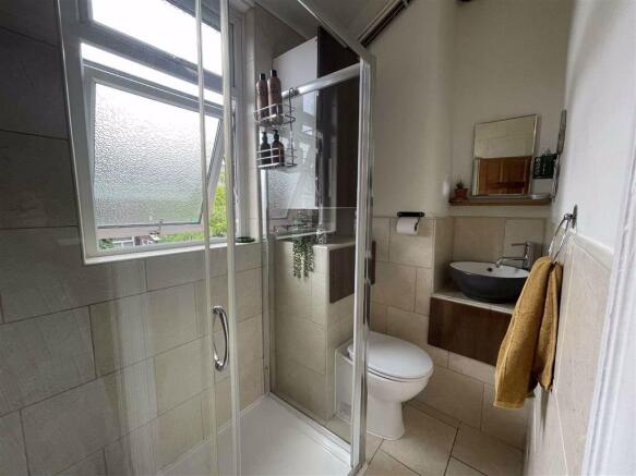 Shower Room: