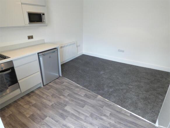 2 bed Flat to rent Image 7