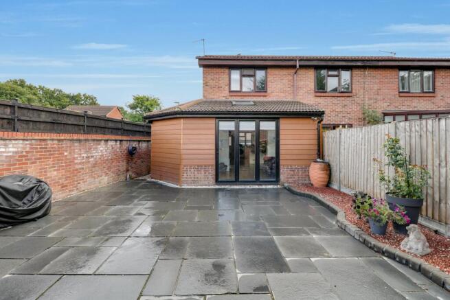 enclosed patio garden