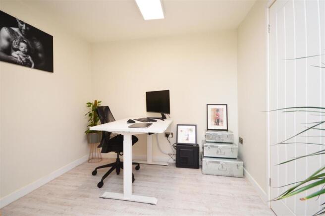11 Office.JPG