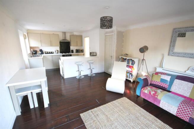 Kitchen/Lounge