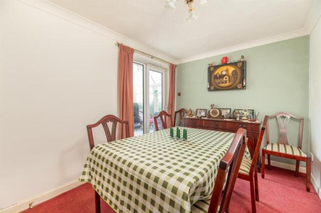 5 bed Semi-Detached for sale Image 7