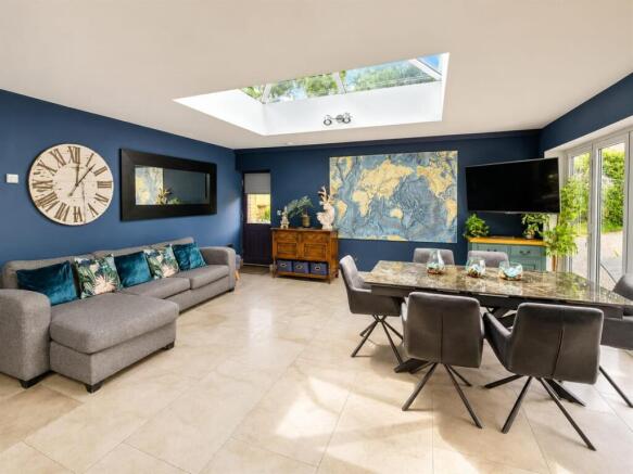 4 bed Detached for sale Image 2