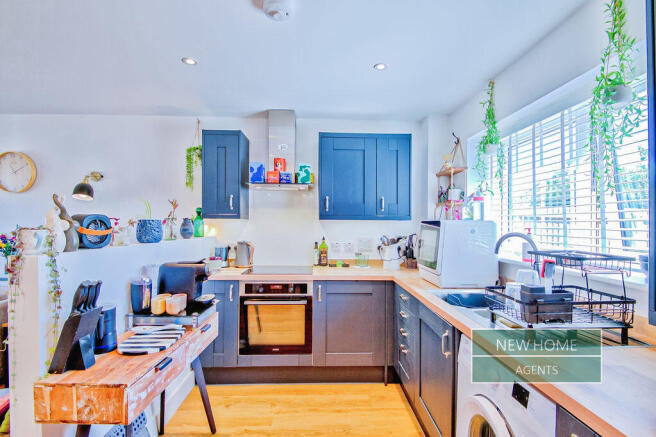 Turbot Drive, Great Wakering, Southend-on-Sea, SS3 0GF photo 5