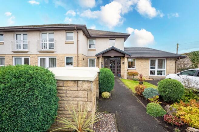 1-bed flat on 10 Carlton Court, Giffnock, G46, £130,000