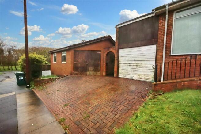 Driveway/Garage