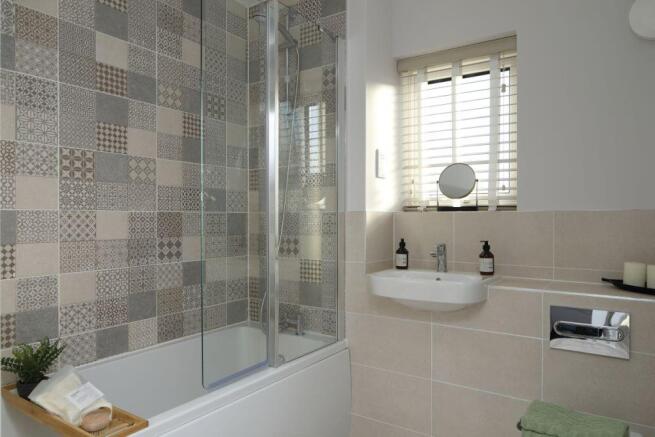 5 bed Detached for sale Image 9