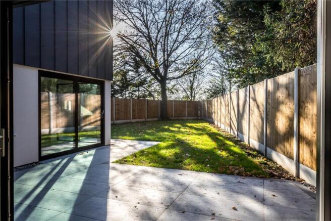 Penlan, Kingfield Green, Woking, Surrey, GU22 photo 2