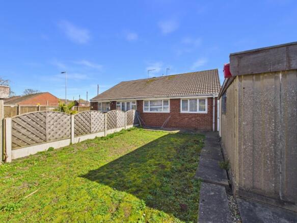 2 bed Semi-Detached Bungalow for sale Image 4