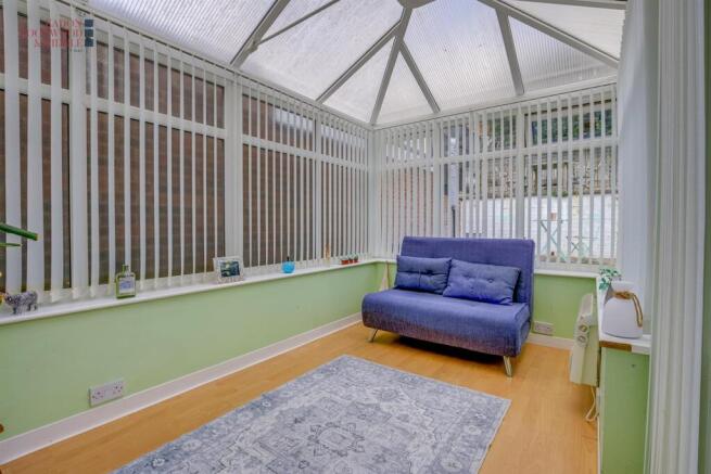 4 bed Detached for sale Image 7