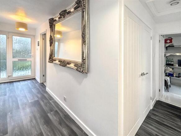 Hallway.jpeg