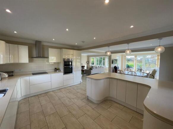 OPEN PLAN  KITCHEN