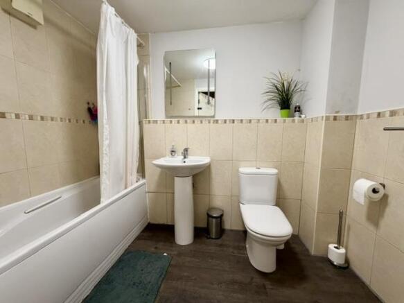 2 bed Flat to rent Image 6