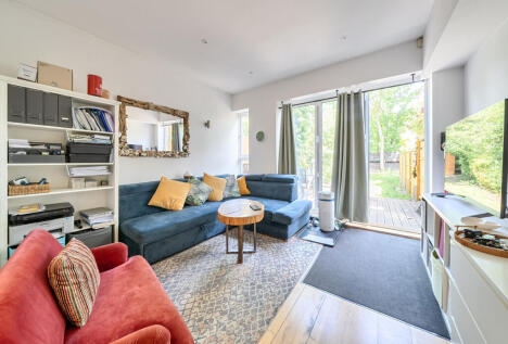 Eardley Road, London, SW16