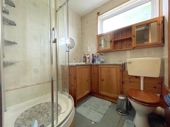 Bathroom (1).jpeg