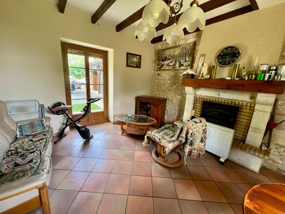 Photo 3