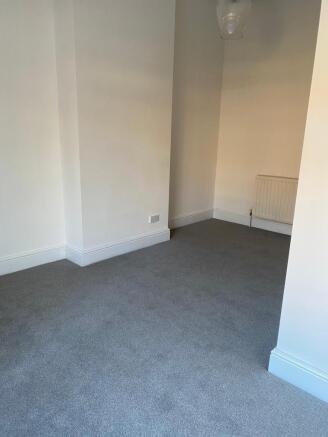 2 bed Terraced to rent Image 9