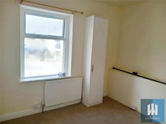2 bed Terraced to rent Image 5