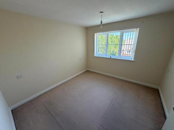 2 bed Flat for sale Image 4