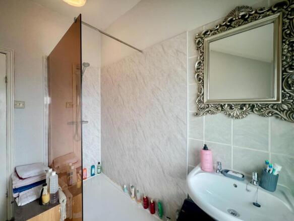 2 bed Terraced for sale Image 7