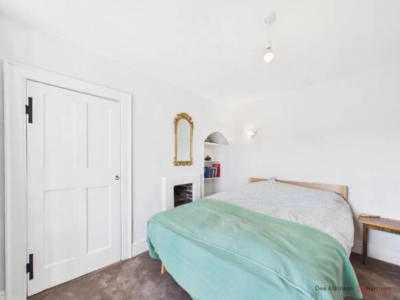 3 bed Terraced for sale Image 12