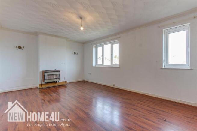 LOUNGE: