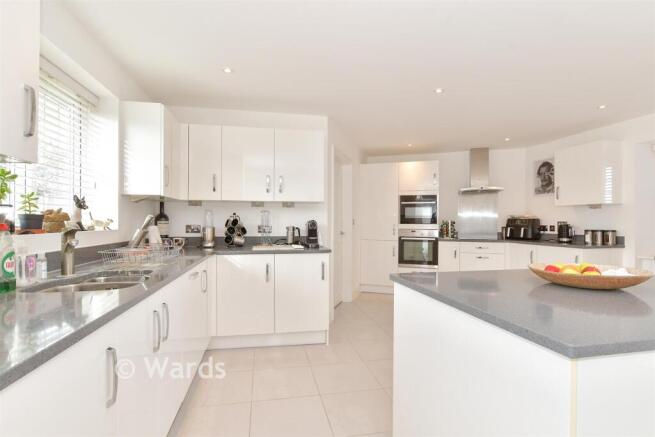 Kitchen/Breakfast Area