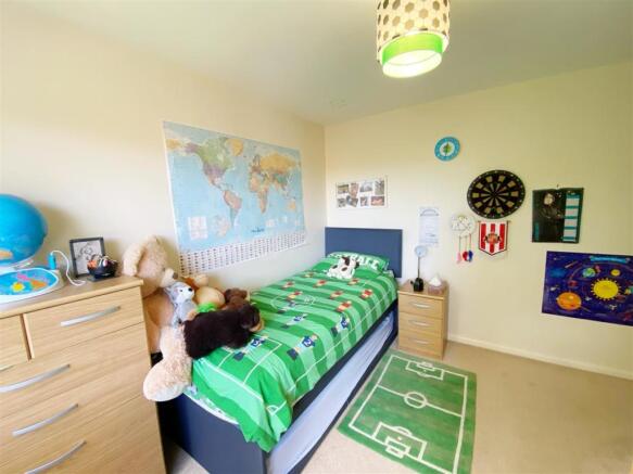Bedroom 2 pic 2.jpg