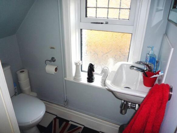 Cloakroom/wc