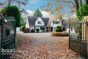 Langano House, Winkfield Road, North Ascot, Ascot SL5 7LP