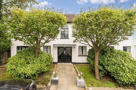 Conifers Close, Teddington