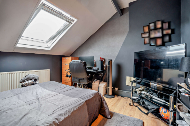 4 bed Semi-Detached for sale Image 11