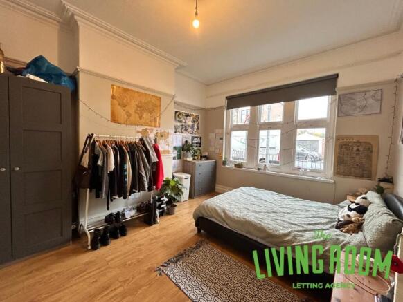 bedroom 1b