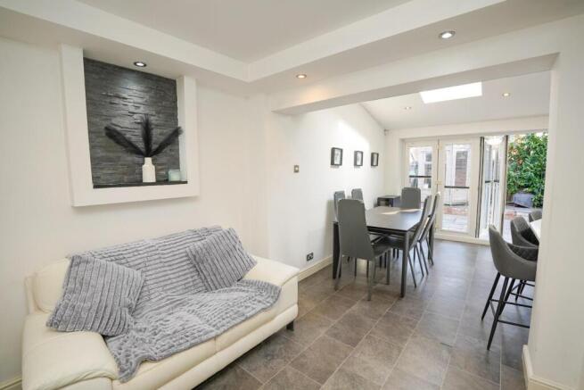 3 bed Semi-Detached for sale Image 7