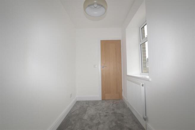 2 bed Semi-Detached to rent Image 9