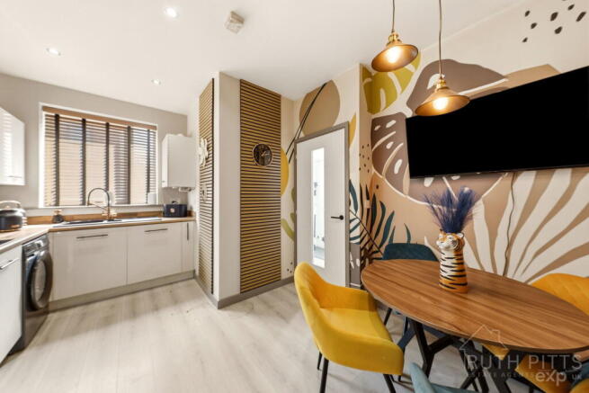 2 bed Detached for sale Image 9