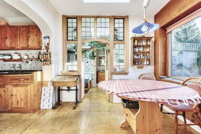 Breakfast Room: