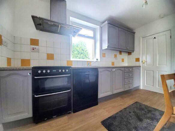 3 bed End of Terrace to rent Image 5