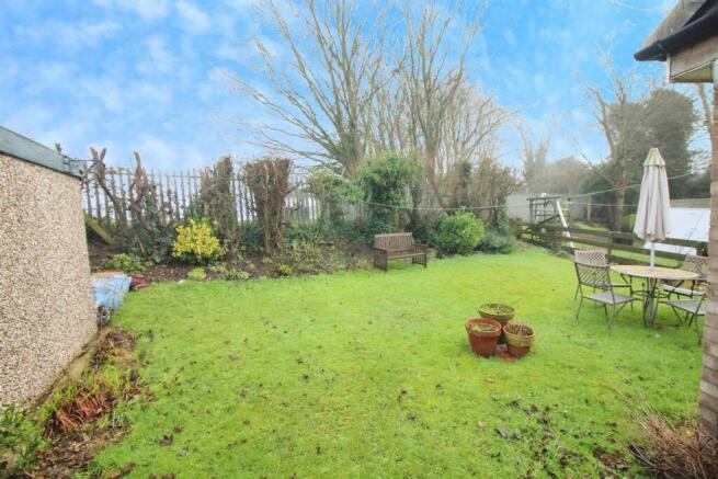 2 bed Semi-Detached Bungalow for sale Image 8