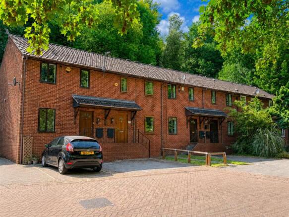 3-bed terraced on Wharfedale Avenue, Meanwood, Leeds, West Yorkshire, £240,000