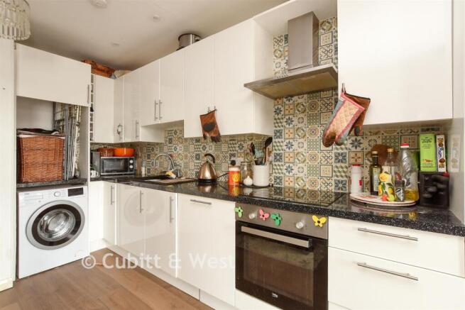 1-bed flat on Chaldon Road, Caterham, Surrey, £200,000
