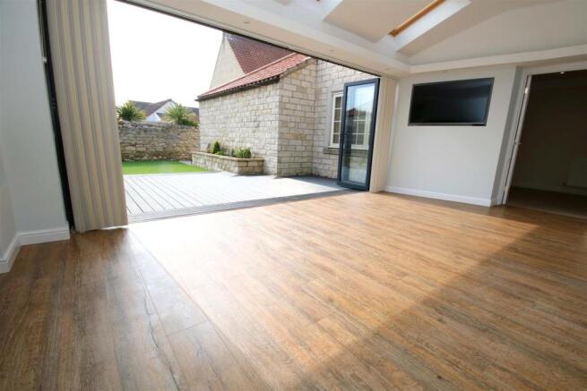 SUN ROOM (OPEN)