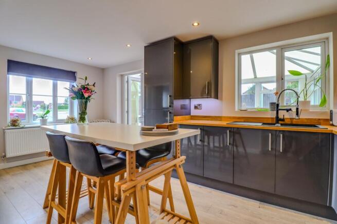 Pendragon Way, Leicester Forest East, LE3 photo 4
