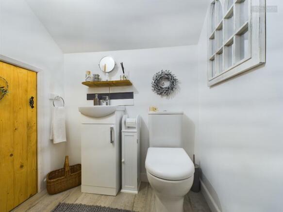 Upstairs Cloakroom