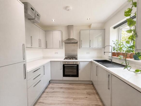 4 bed Terraced for sale Image 5