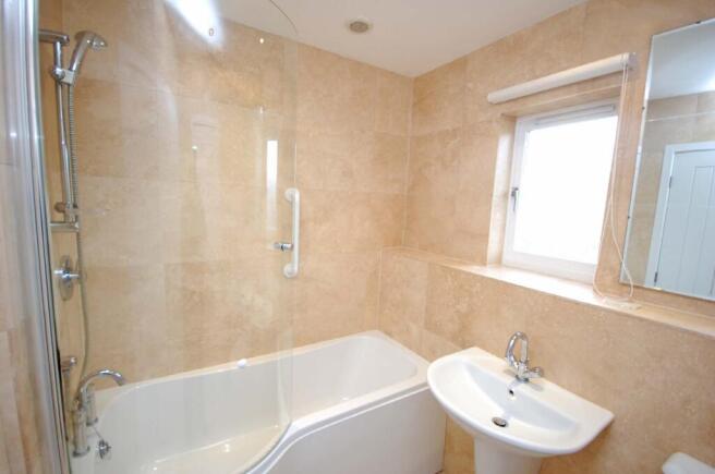 3 bed Semi-Detached to rent Image 7
