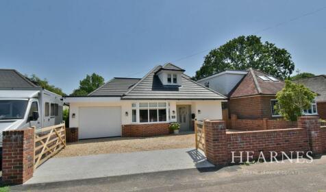 Headswell Avenue, Bournemouth, BH10