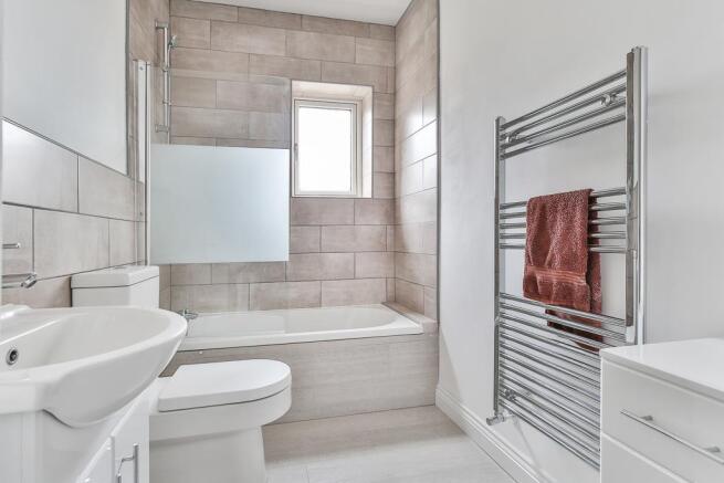 3 bed Terraced to rent Image 3
