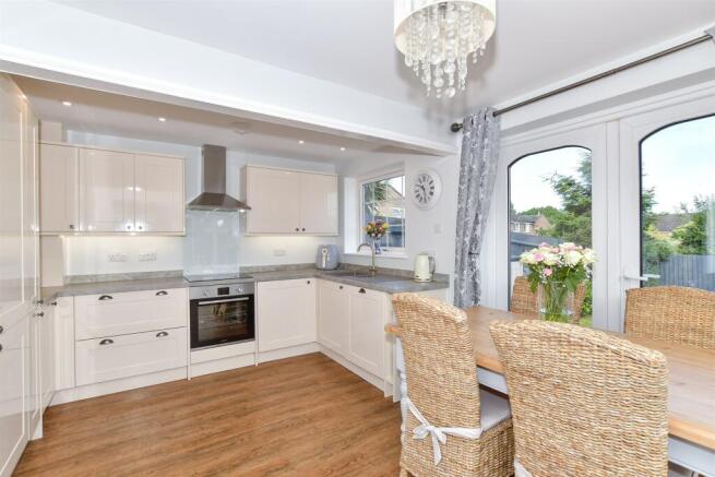 Kitchen/Dining Area